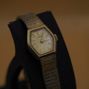 Seiko Ladies Hexagonal Quartz | Champagne Brushed Dial | Gold-Tone Mesh Bracelet | Pre-Owned Vintage