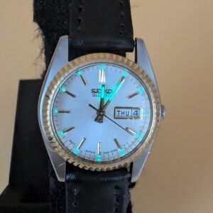 Seiko Quartz 7N83-0041 | Fluted Gold Bezel | White Dial | Day-Date | Pre-Owned